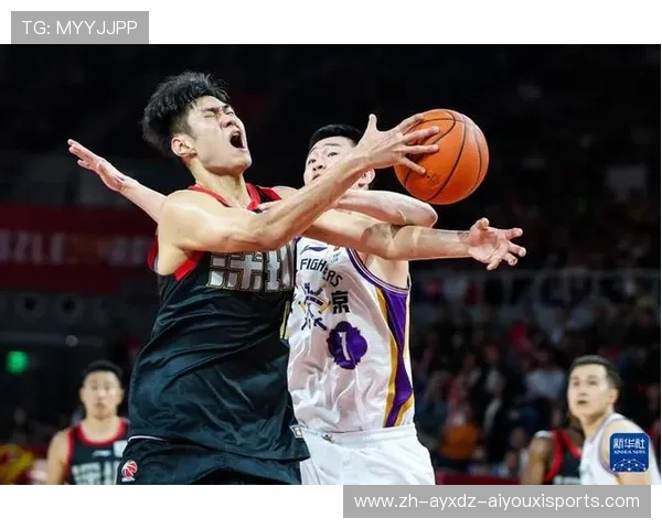 CBA中国足球篮球职业联赛的互动与发展：CBA与中国足球、篮球联赛之间的互动